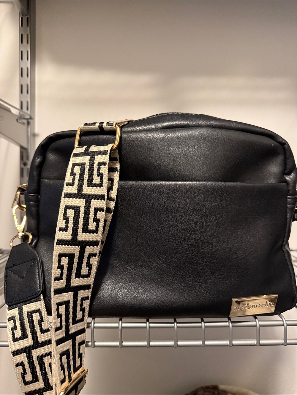 Modern+Chic Black Crossbody Bag